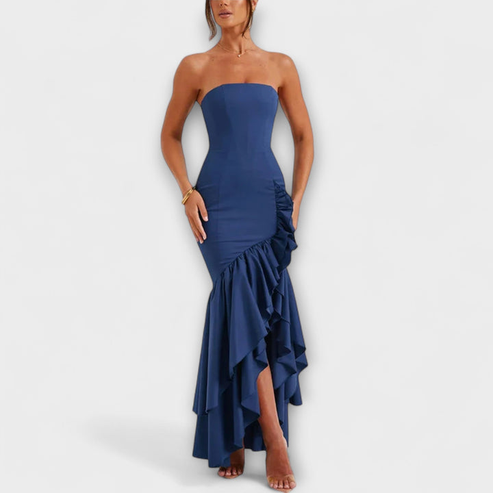 Zuri - Off-Shoulder Slim Fit Maxikleed met Asymmetrische Zoom