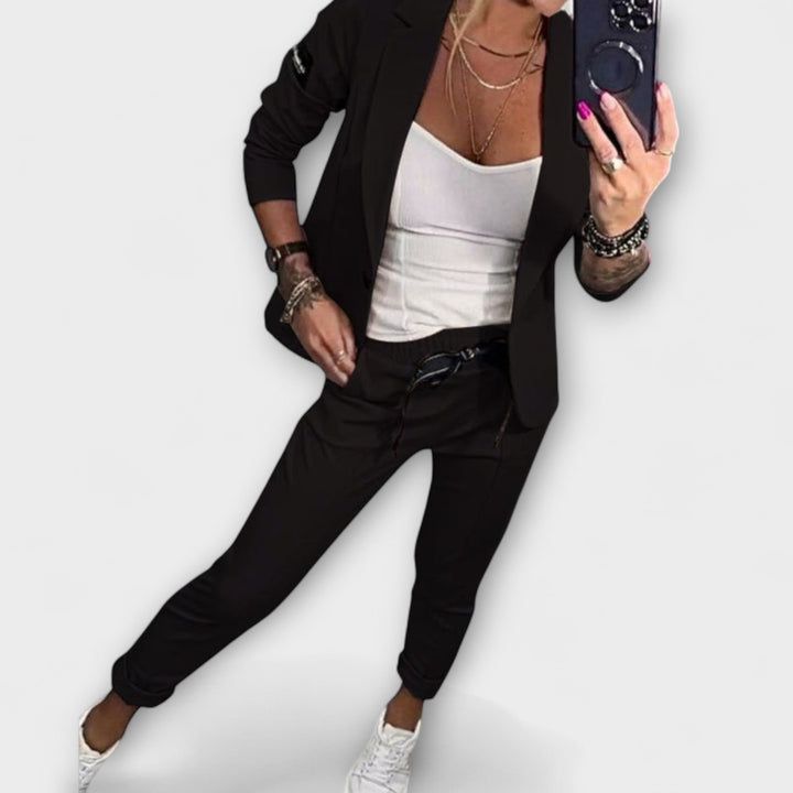 Malou - Gecoördineerde set van top, jasje en broek