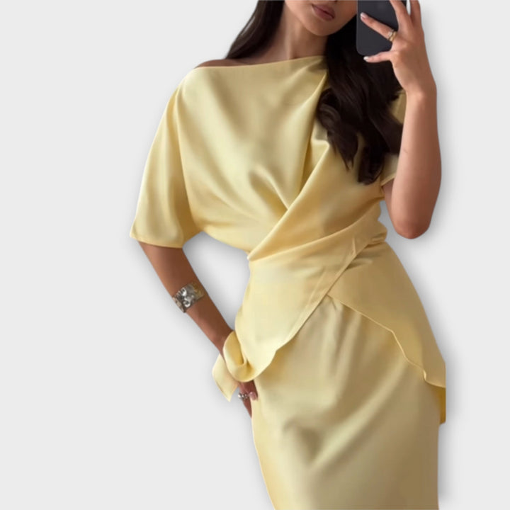 Finja - Off-Shoulder Top met Knoopfront en Rok-Set