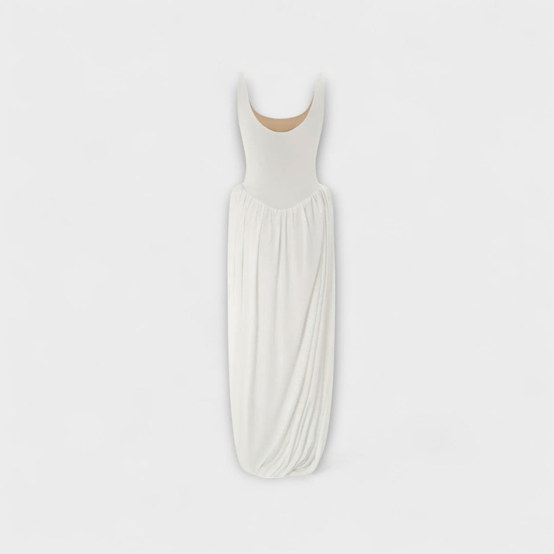 Drapiert maxikleid met sculpturale rok en zijsplit
