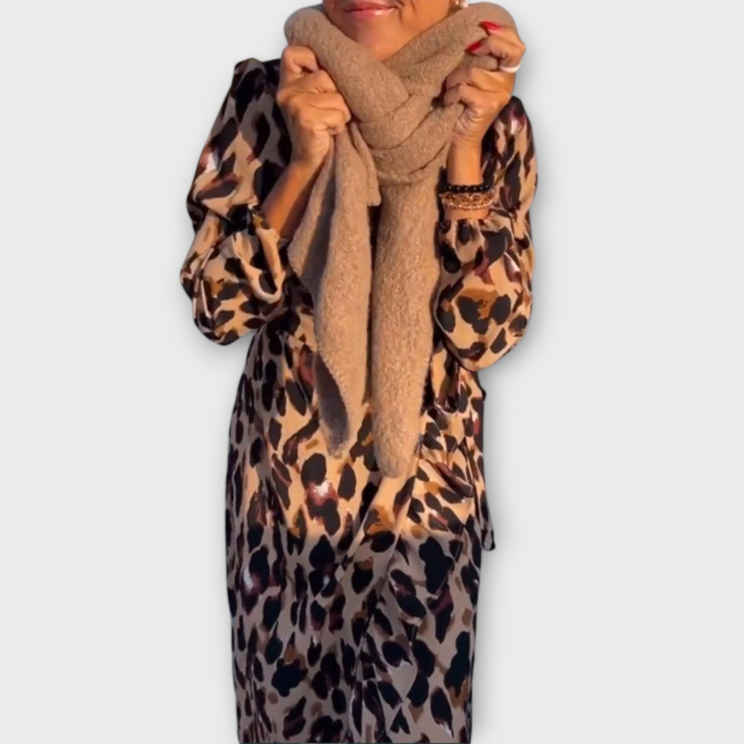 Luxe jurk met luipaardprint en V-hals