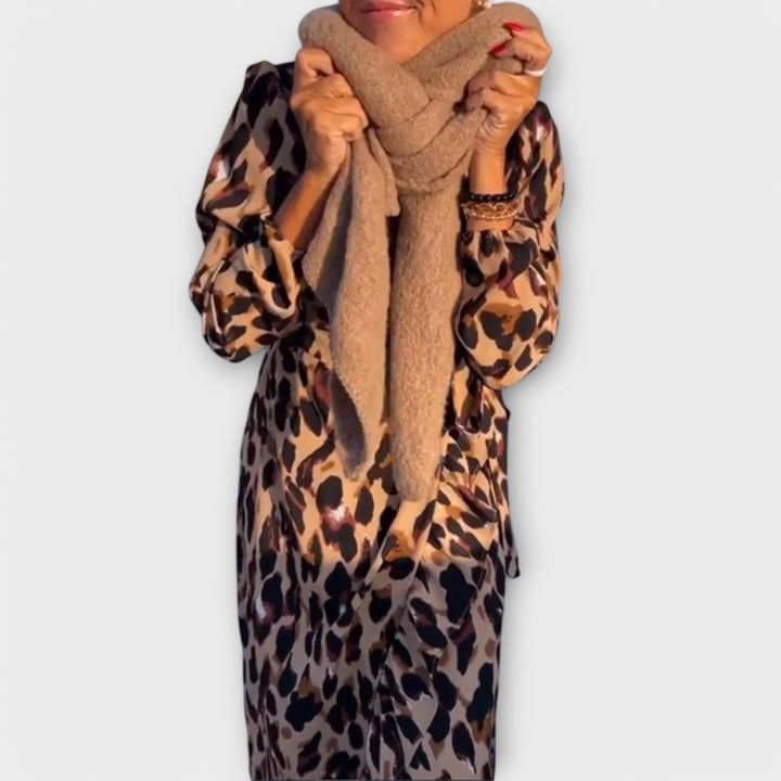 Luxe jurk met luipaardprint en V-hals