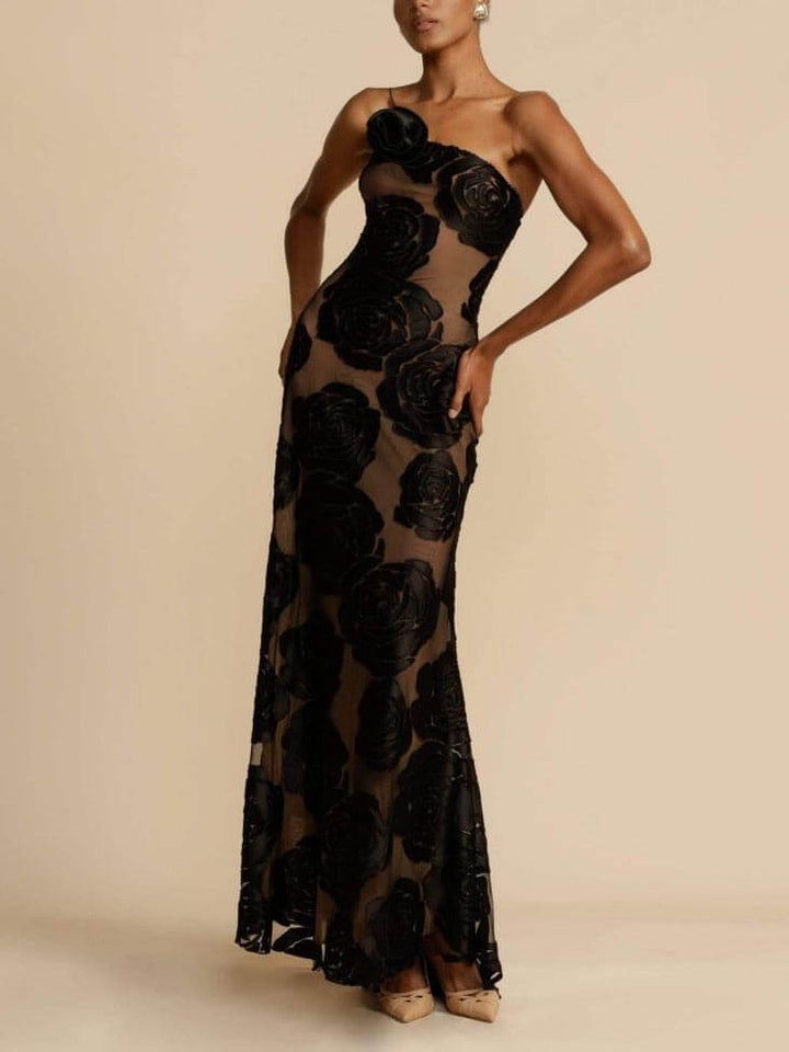 Arabella | Zwarte gebloemde strapless maxijurk met uitsparing voor trouwgasten