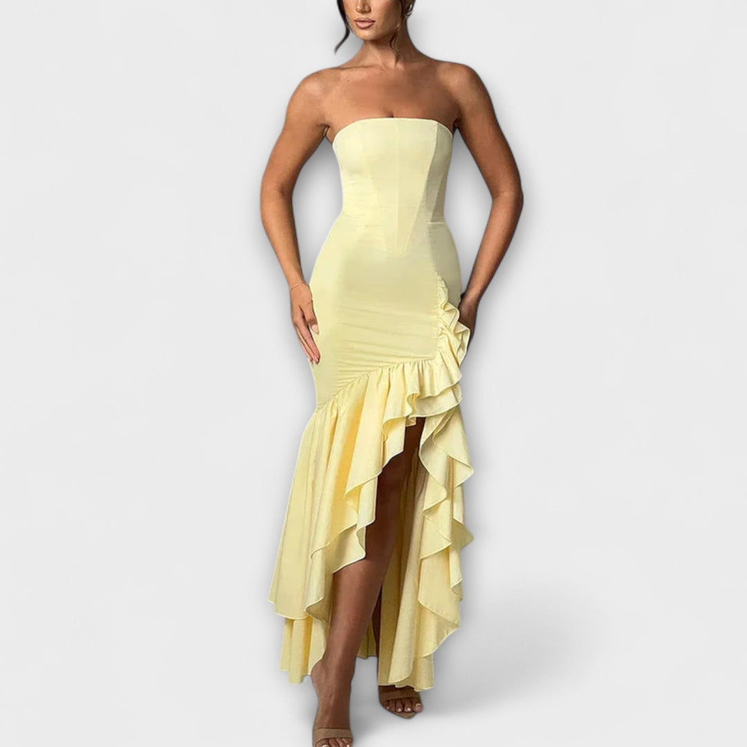 Zuri - Off-Shoulder Slim Fit Maxikleed met Asymmetrische Zoom