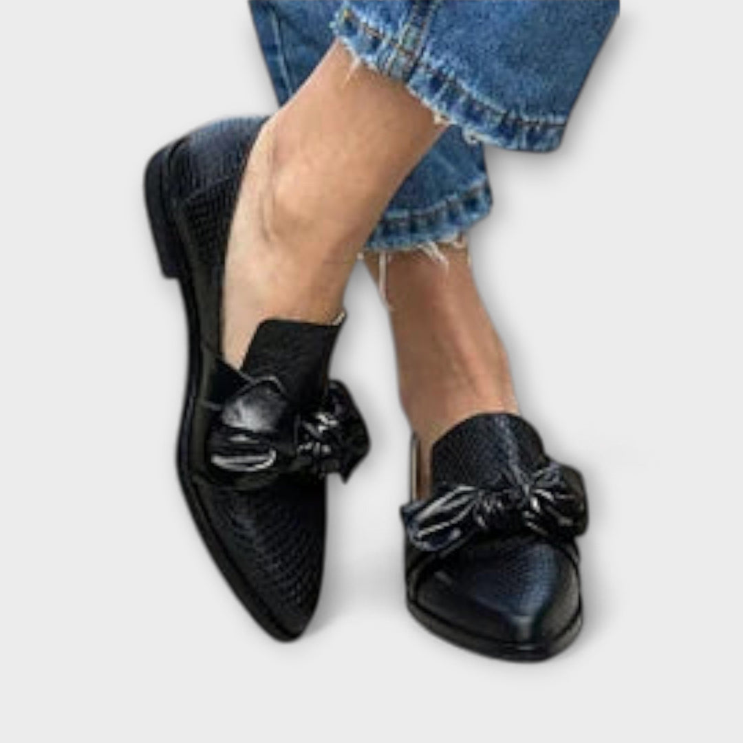 Zinnia – Loafer met slangenhuidpatroon en strikdetail