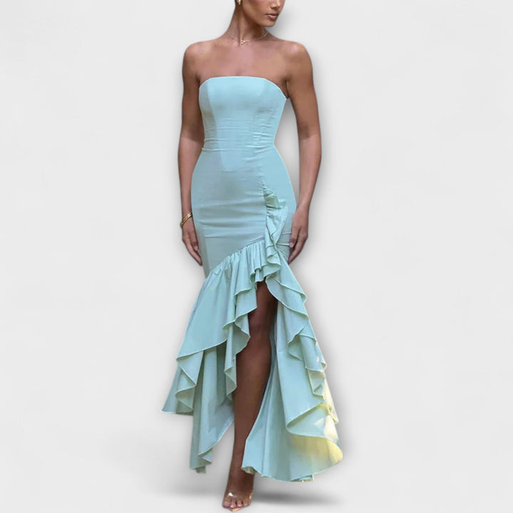 Zuri - Off-Shoulder Slim Fit Maxikleed met Asymmetrische Zoom