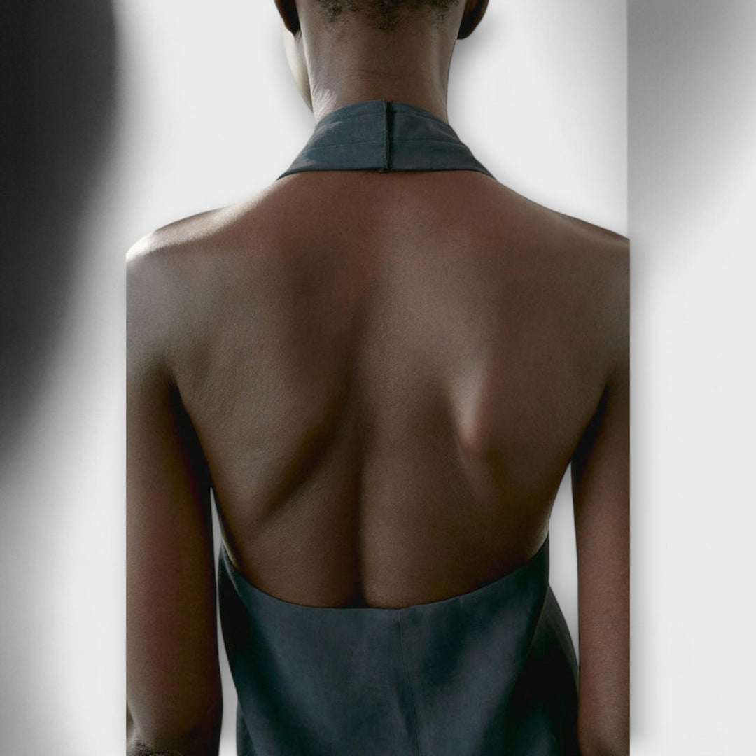 Hannah - Blauwe Halter Neck Top met Ruguitsnede