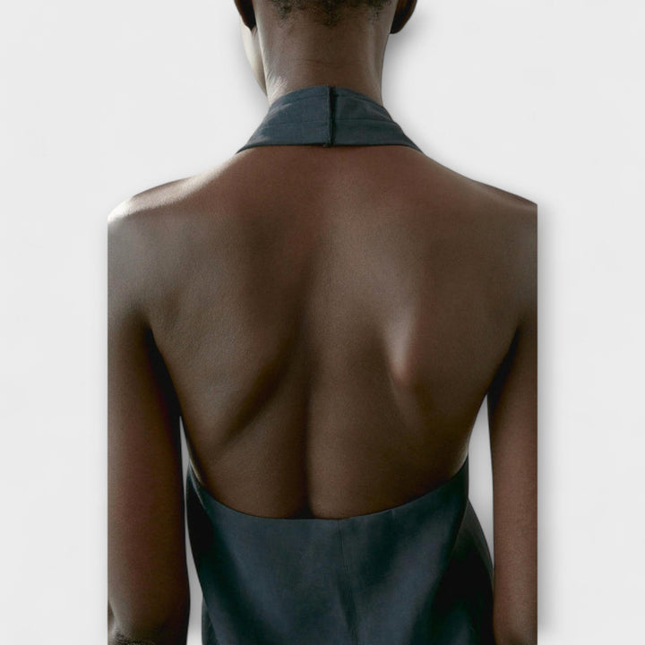 Leah - Blauwe Halter Neck Top met Ruguitsnijding