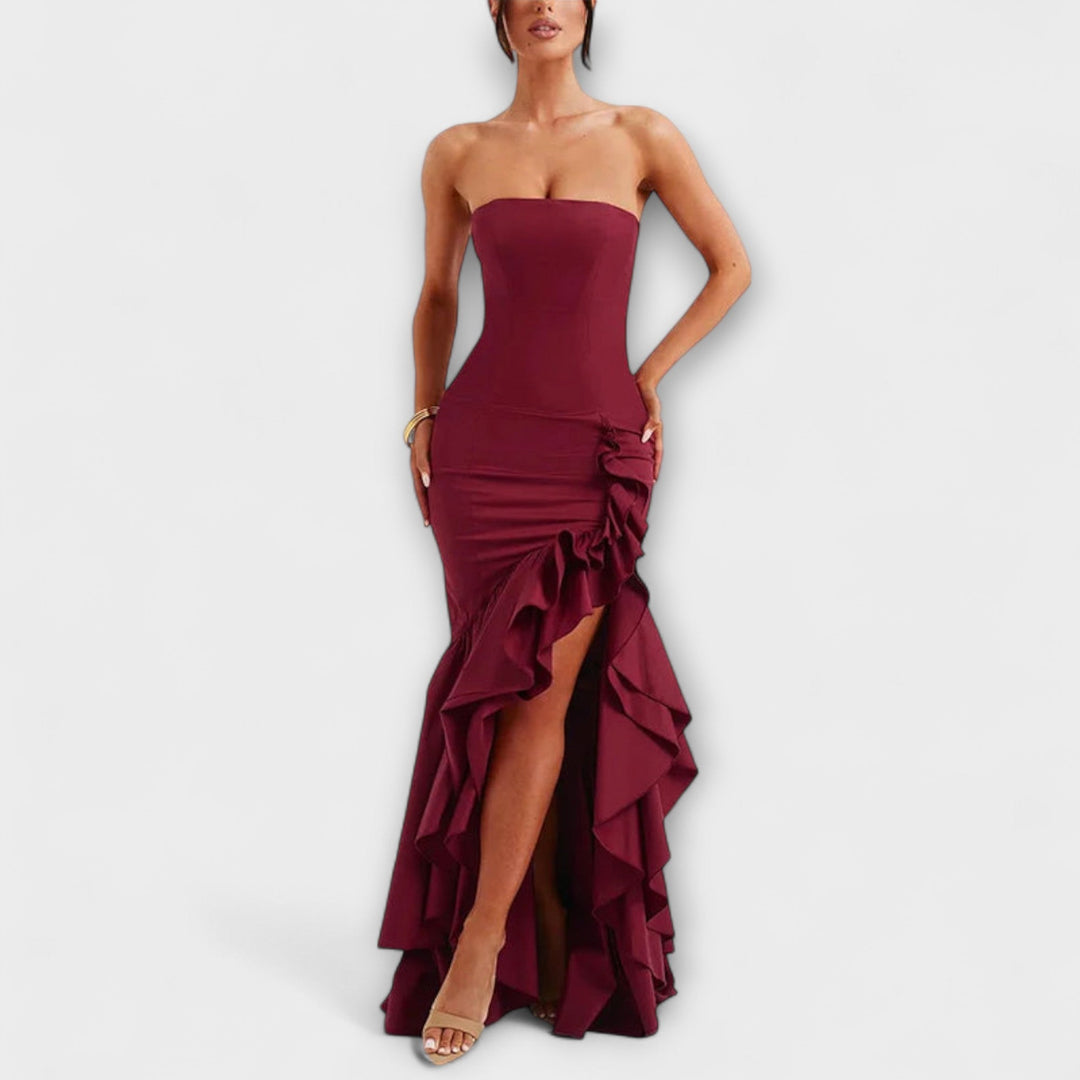 Zuri - Off-Shoulder Slim Fit Maxikleed met Asymmetrische Zoom