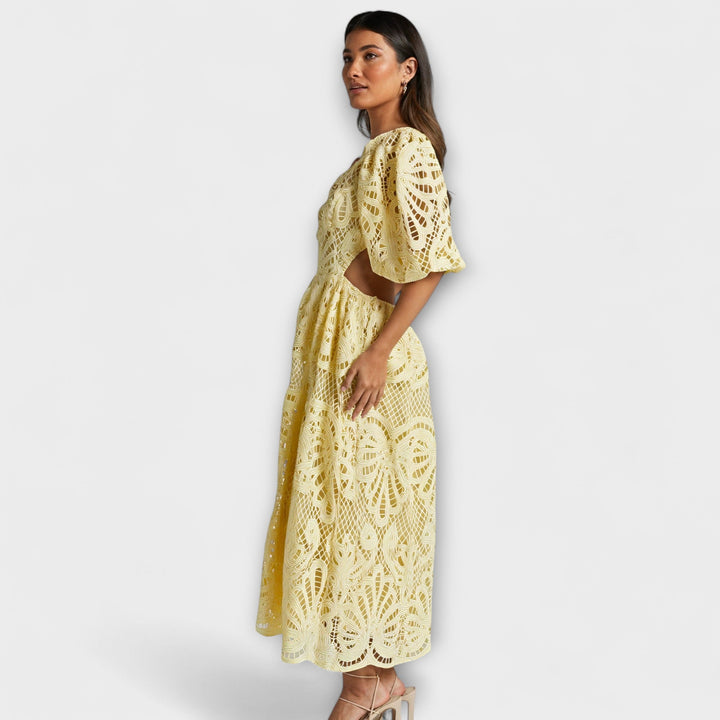 Elegante jurk met delicate details