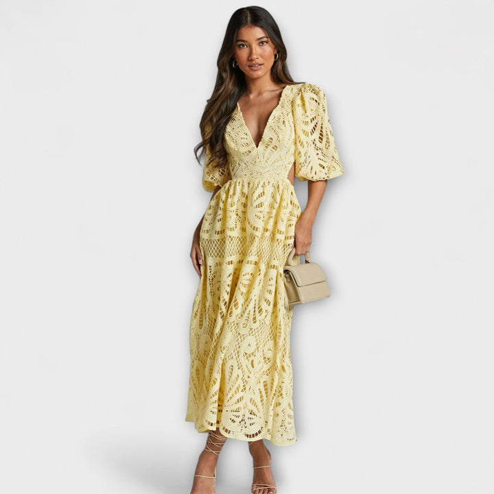 Elegante jurk met delicate details