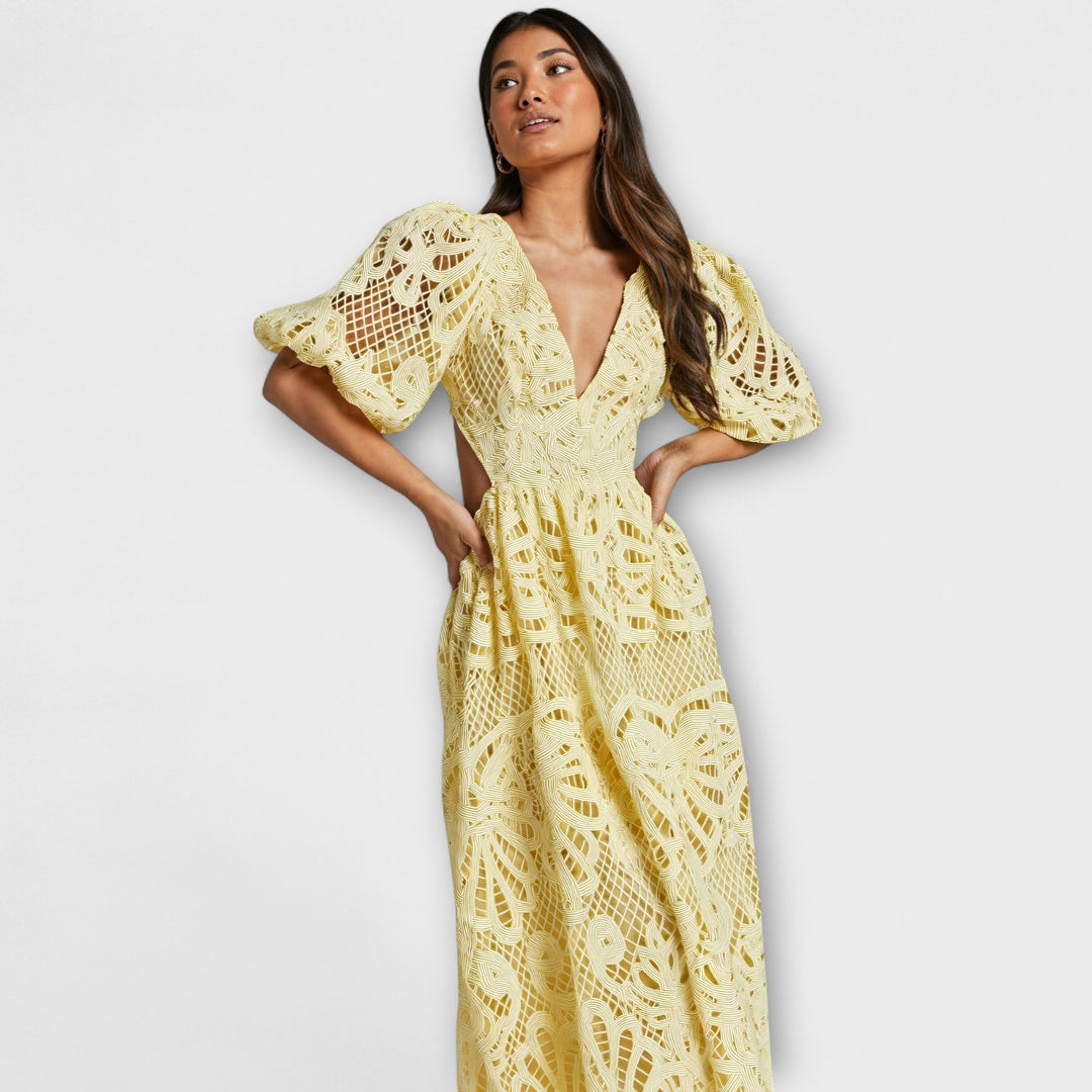 Elegante jurk met delicate details