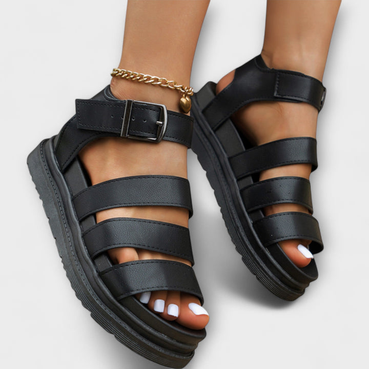 Renee – Sandalen met meerdere banden en gesp