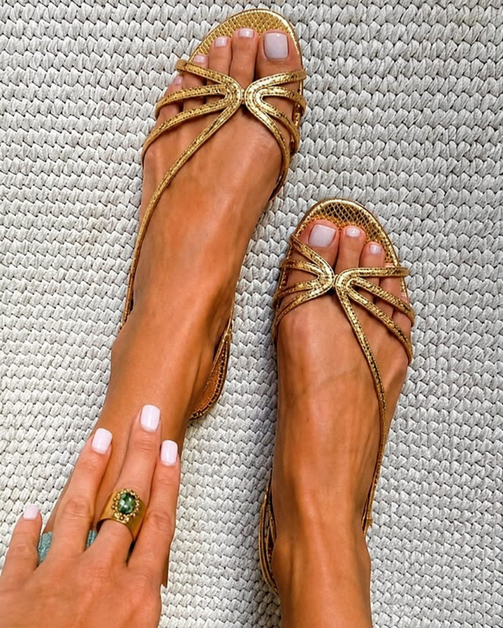 Rita elegante sandalen met fijne bandjes – goud