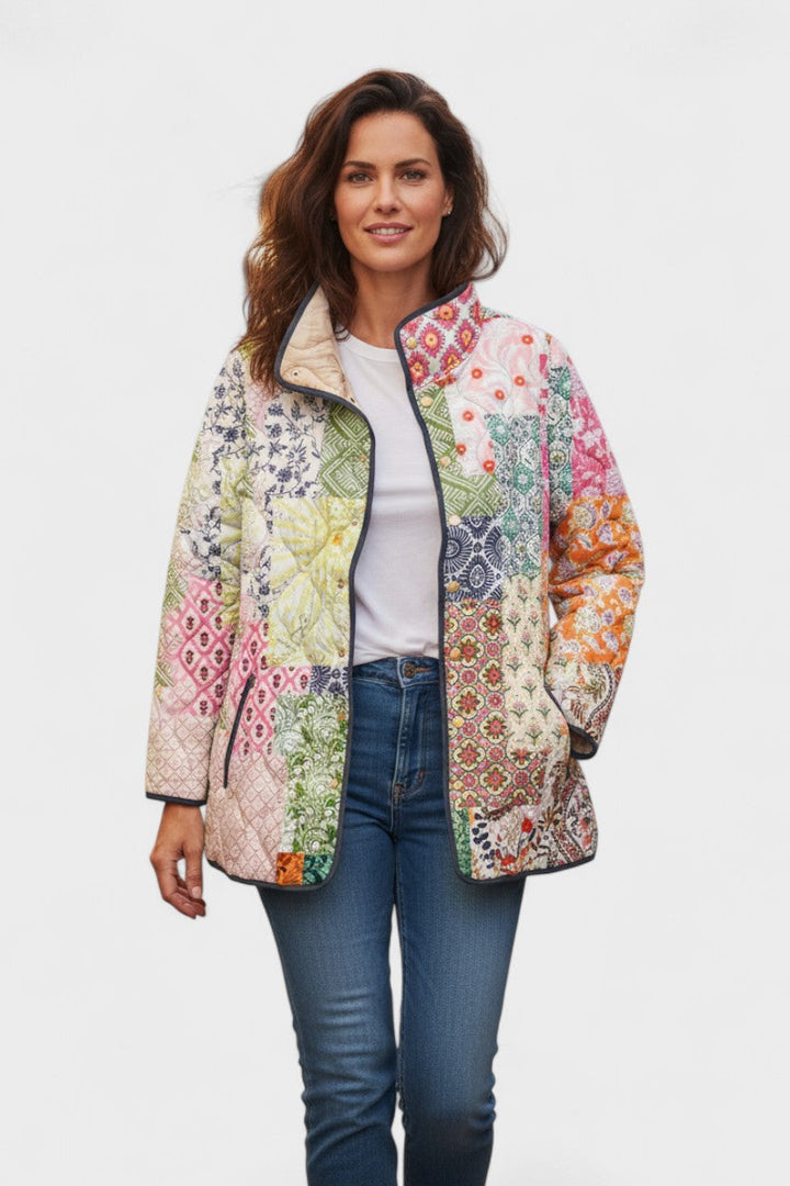 Dita – Gewatteerde jas met patchworkprint, pastel
