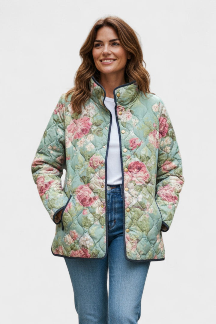 Mathilde – Gewatteerde jas met rozenprint, saliegroen