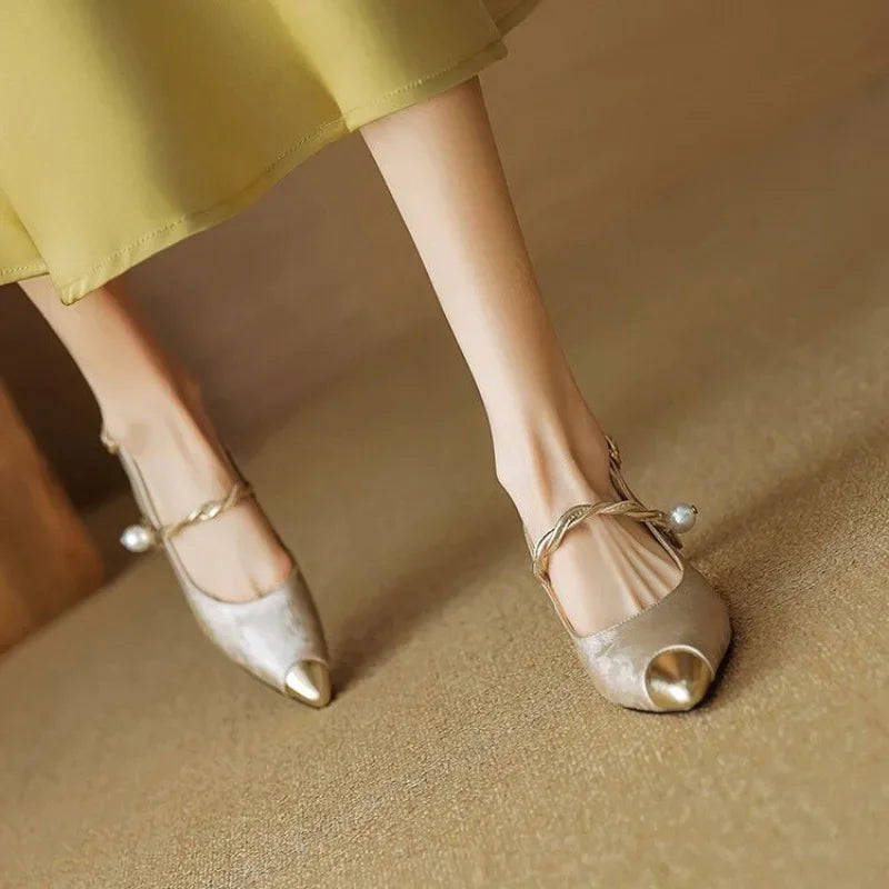 Margarete – Slingbackpumps met parelbandje