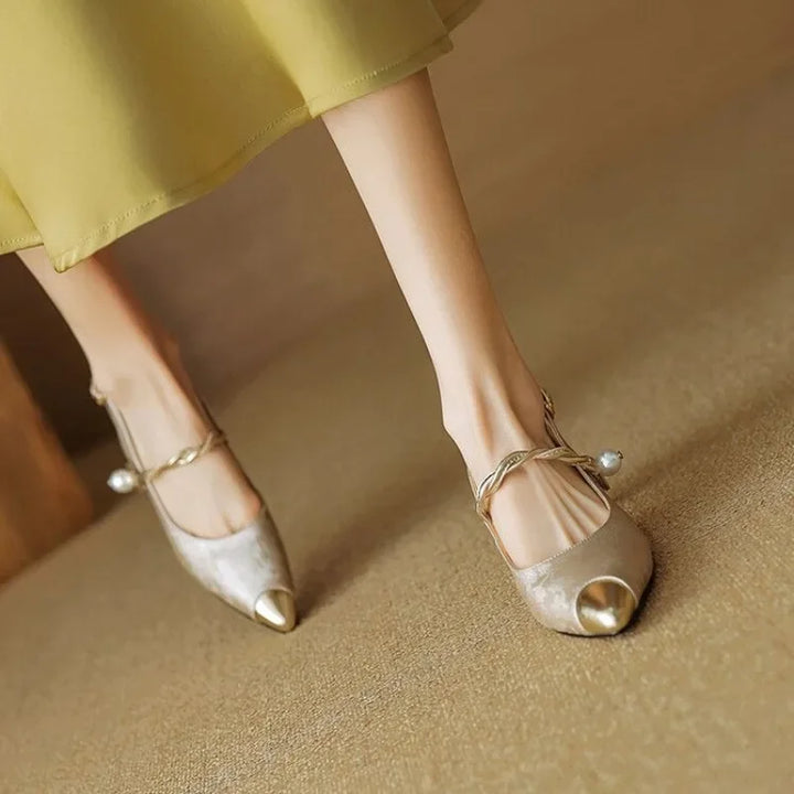 Margarete – Slingbackpumps met parelbandje