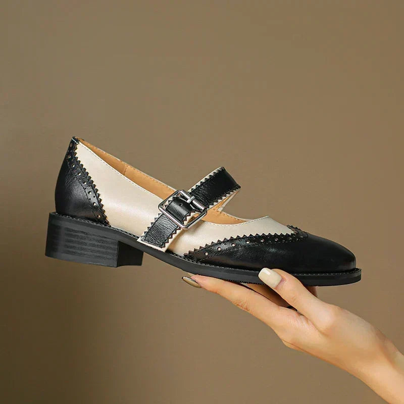 Paula – Tweekleurige Mary Jane-schoenen in brogue-stijl