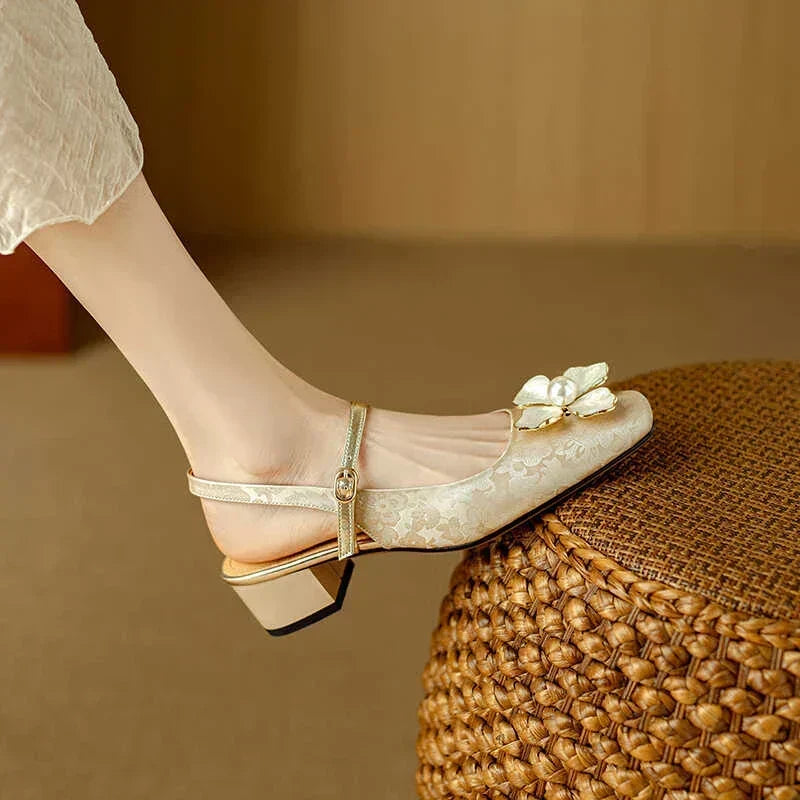 Mathilde – Mary Jane-schoenen met bloemapplicatie