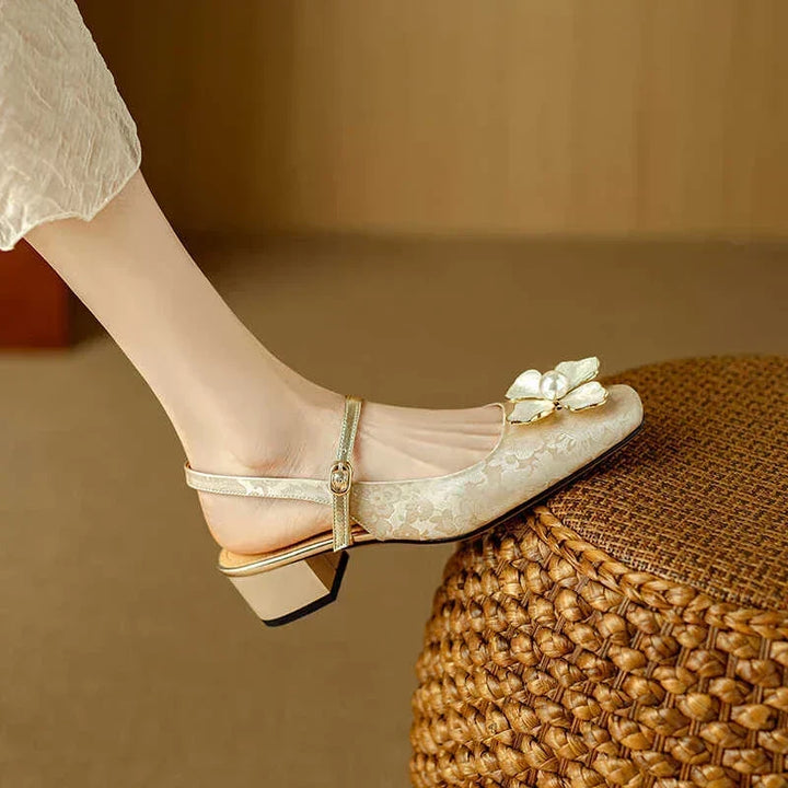 Mathilde – Mary Jane-schoenen met bloemapplicatie