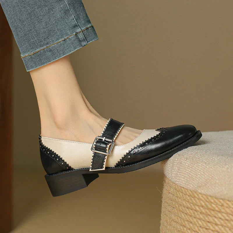 Paula – Tweekleurige Mary Jane-schoenen in brogue-stijl