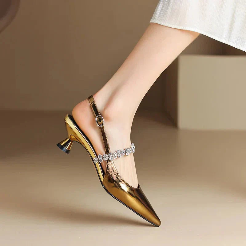 Elisa – Slingbackpumps met strassbandje