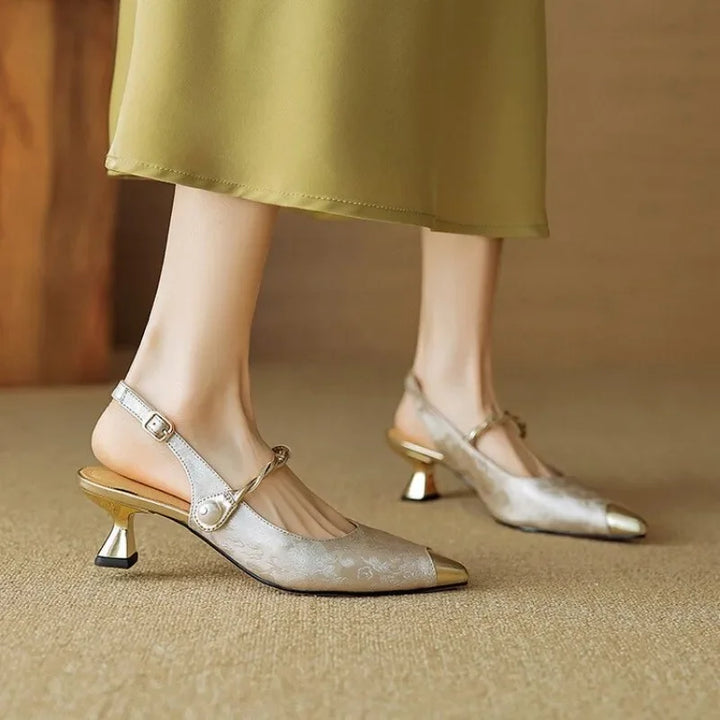 Margarete – Slingbackpumps met parelbandje