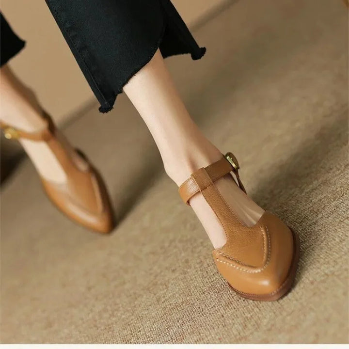 Hannah – T-bandschoenen met gesp en lage hak