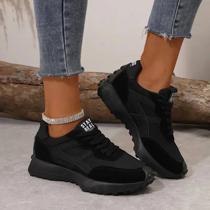 Kishori | Retro plateausneakers met veters en contrastpanelen voor dames
