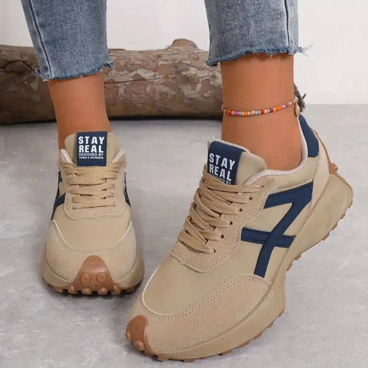 Kishori | Retro plateausneakers met veters en contrastpanelen voor dames