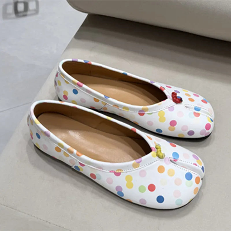Tabi Ballerina's met Stippenpatroon – Comfort en Originaliteit