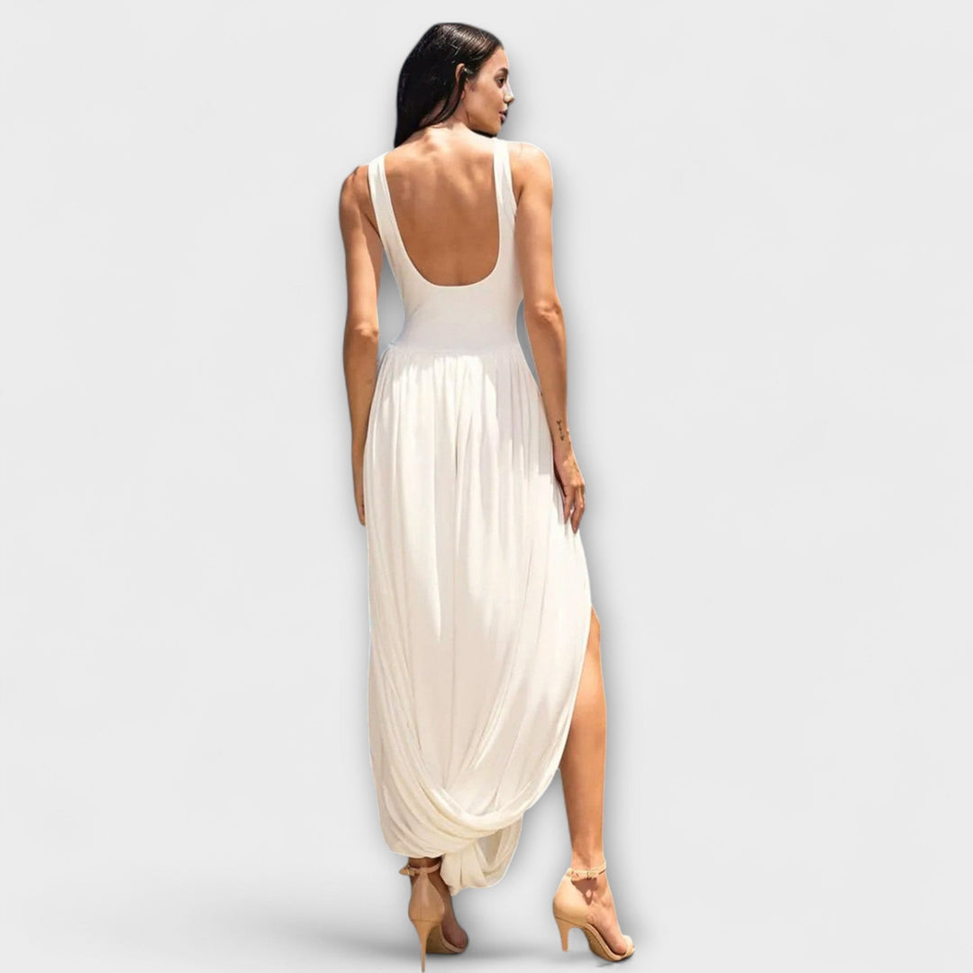 Drapiert maxikleid met sculpturale rok en zijsplit