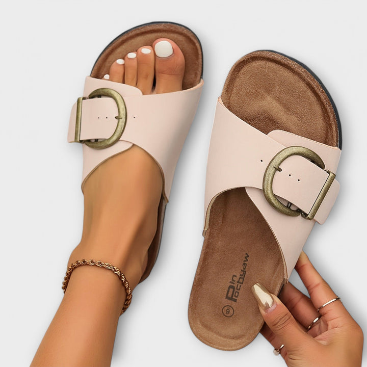 Margie - Dames Kork Pantoletten met Gespband Design