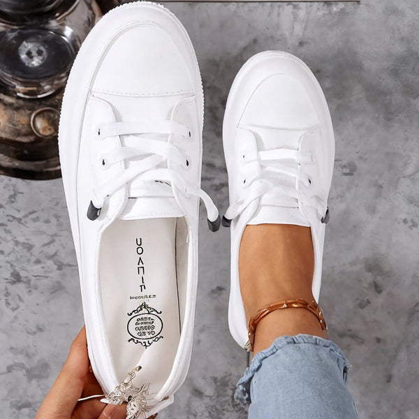 Cora | Witte leren lage sneakers met veters voor dames
