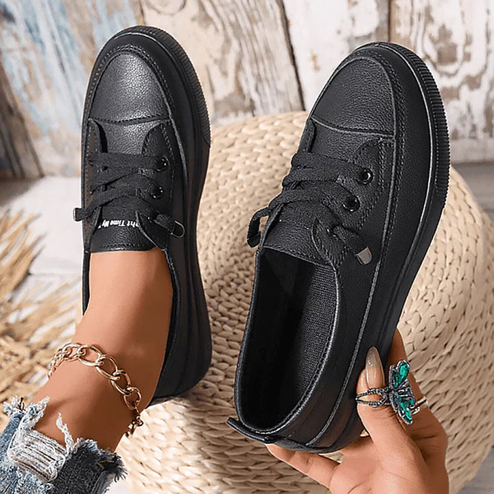 Cora | Witte leren lage sneakers met veters voor dames