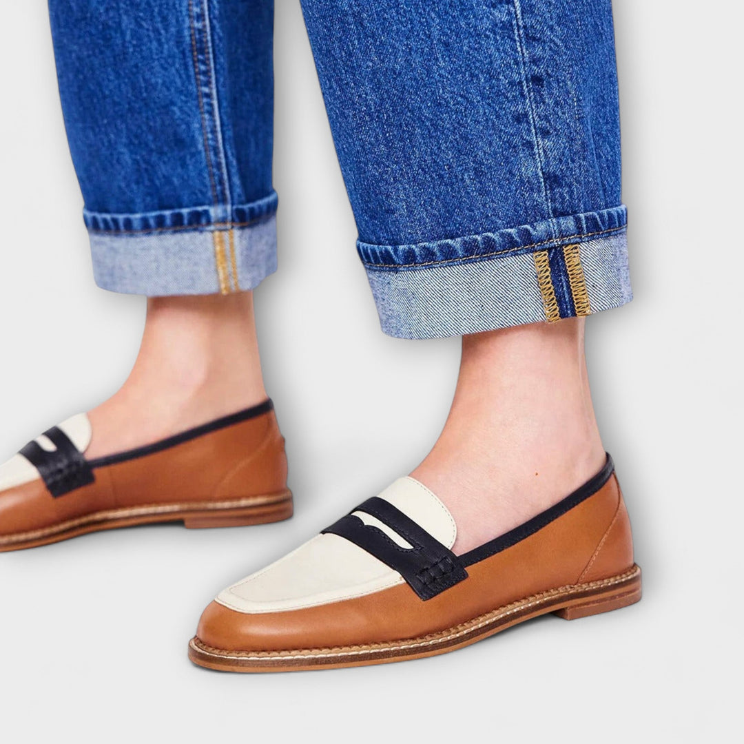 Oceane – Bruine Loafer met ronde neus en kleurblok-ontwerp