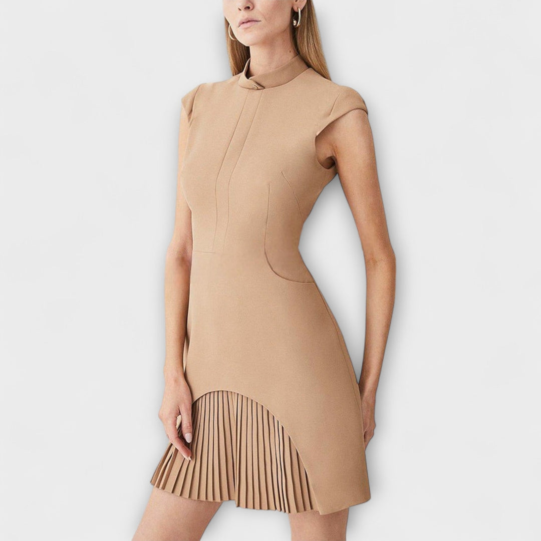 Elowen – Militair geïnspireerde patchwork minijurk