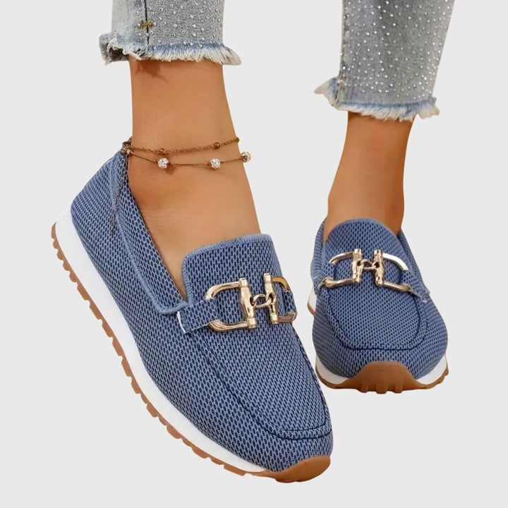 Agusta | Gevlochten loafers met metalen detail en witte zool voor dames