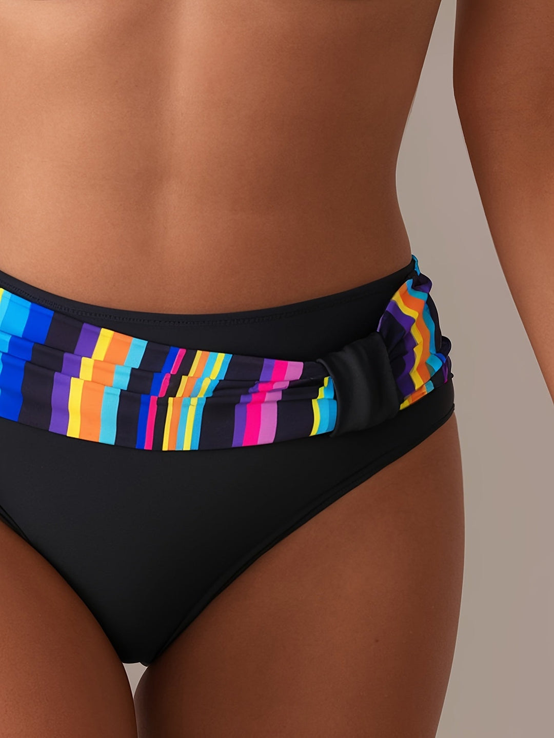 Azuur - Levendig streepdessin met flatterende hoge taille