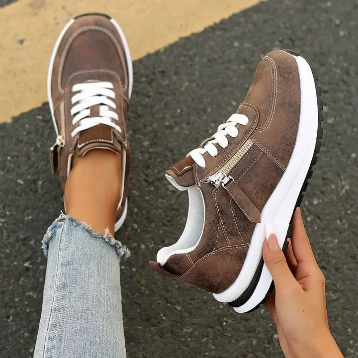 Edmee | Suède sneakers met veters en rits opzij voor dames