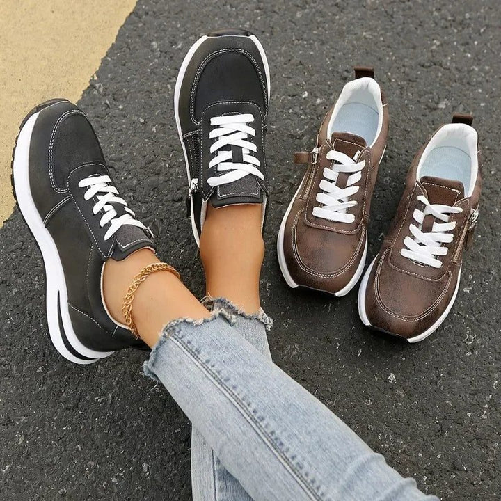 Edmee | Suède sneakers met veters en rits opzij voor dames