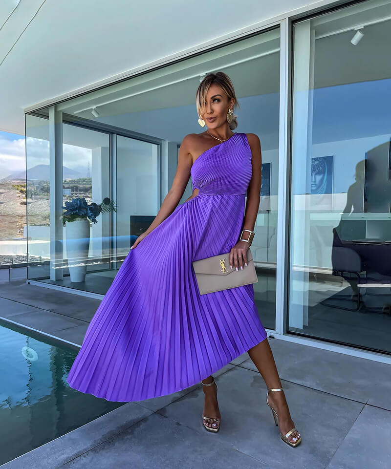 Xochitl | Geplisseerde one-shoulder midijurk met asymmetrische zoom voor trouwgasten