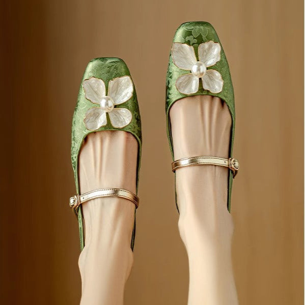 Mathilde – Mary Jane-schoenen met bloemapplicatie