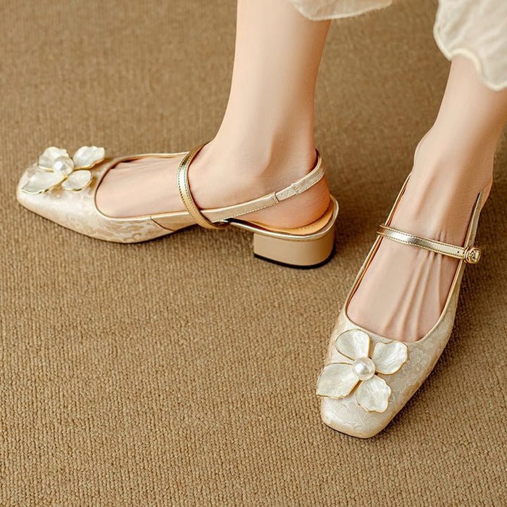 Mathilde – Mary Jane-schoenen met bloemapplicatie