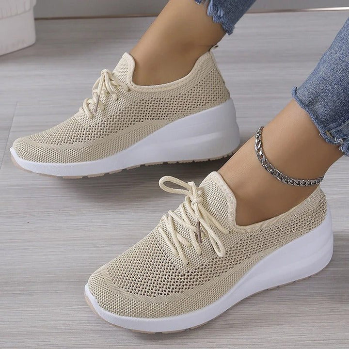 Lilac | Gebreide sneakers met veters en witte plateauzool voor dames