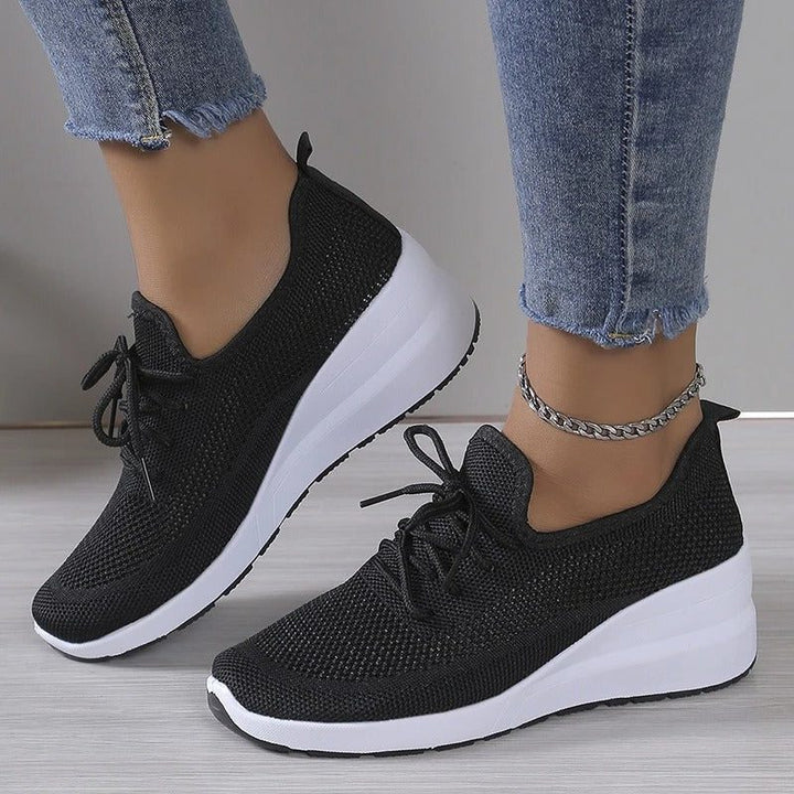 Lilac | Gebreide sneakers met veters en witte plateauzool voor dames