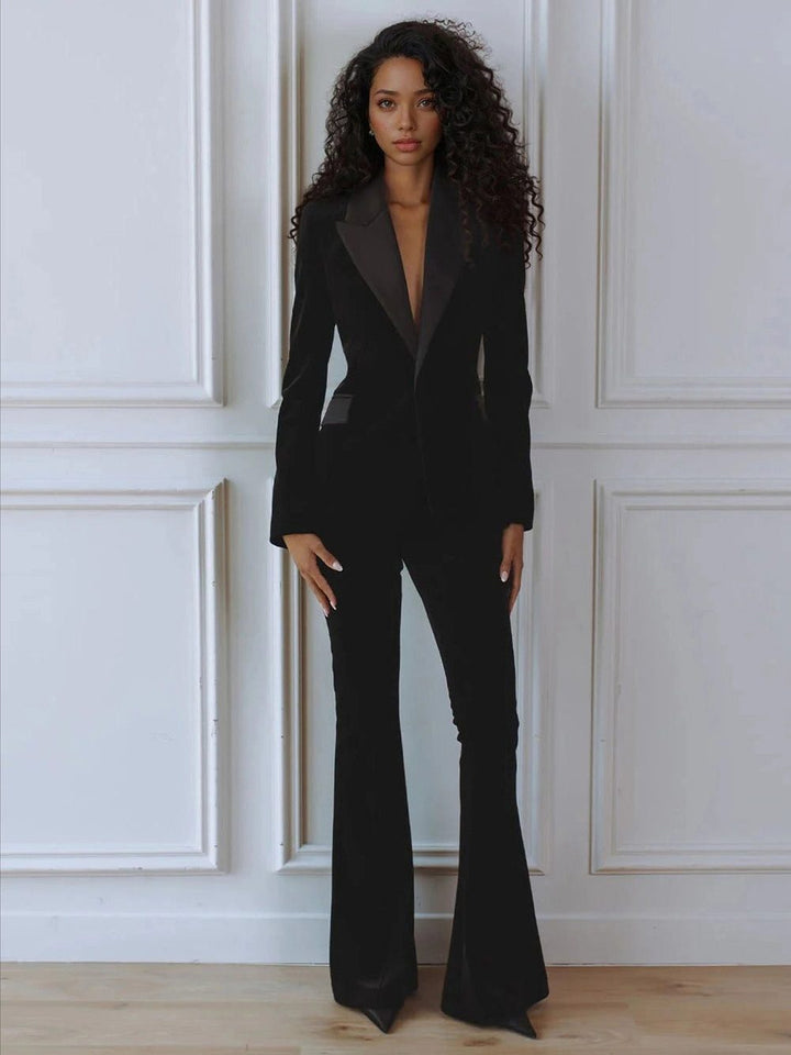 Madeleva | Fluwelen pak met blazer en flared broek voor dames
