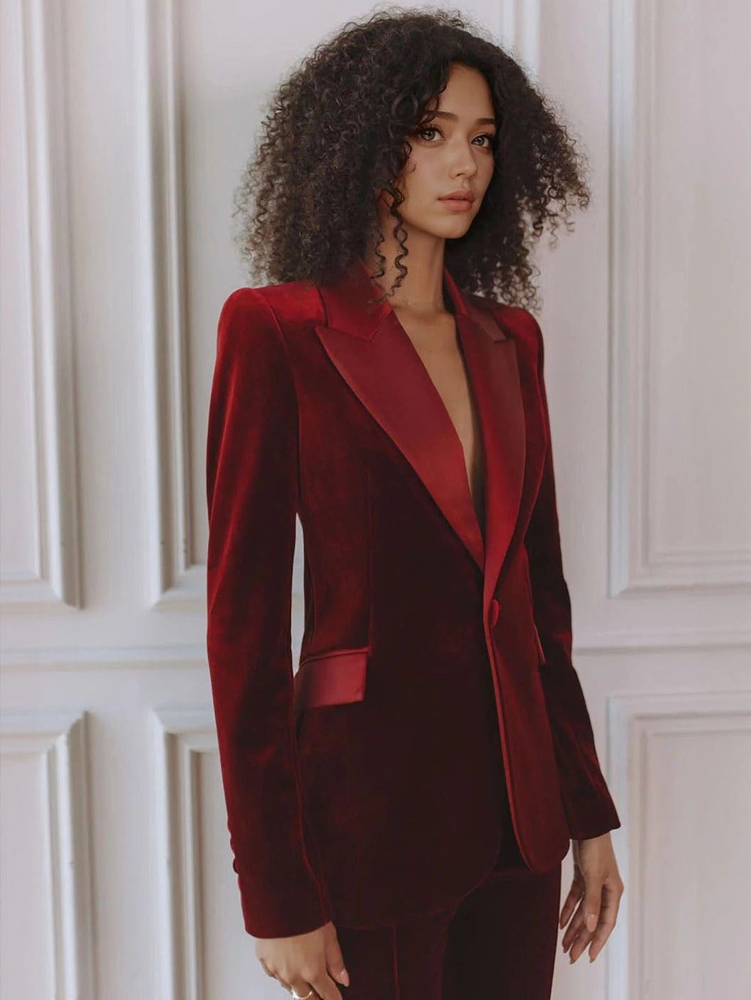 Madeleva | Fluwelen pak met blazer en flared broek voor dames