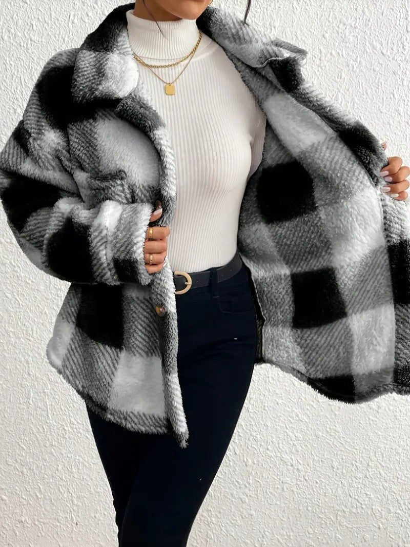 Maurelle | Geruite oversized jas in zachte pluche met knopen voor dames